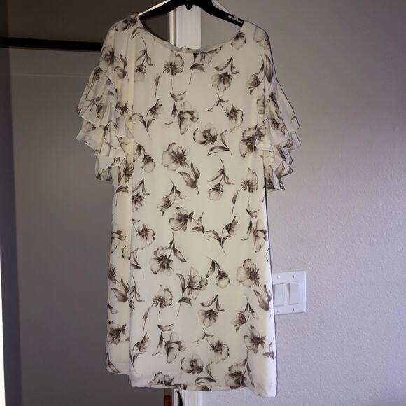 Jessica Howard Cream Floral Dress - Picture 1 of 7